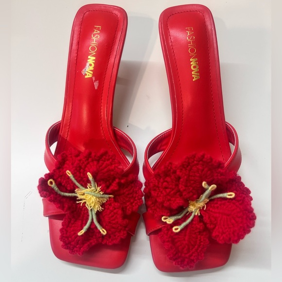 🛍️ FASHION NOVE Red knit Floral Open Toe slip on sandals, mules heels size 7.5 - Picture 8 of 12
